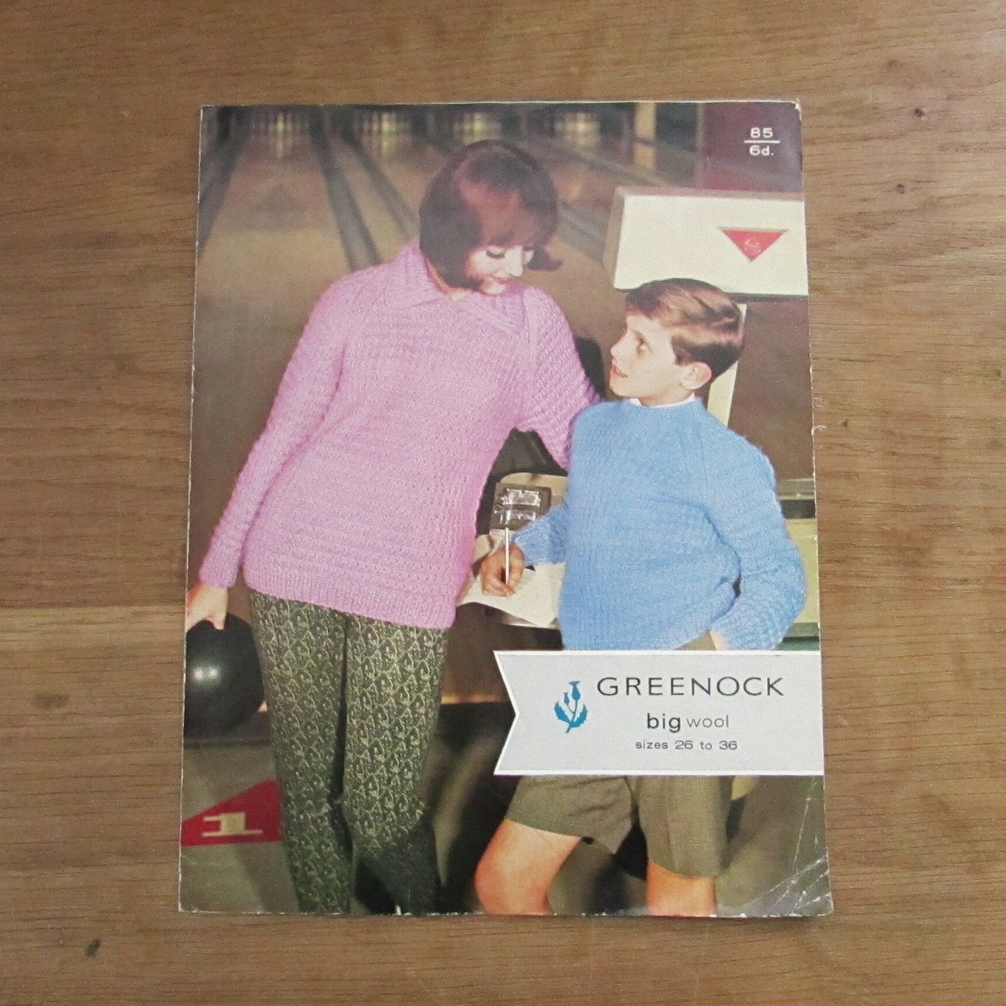 1962 Greenock 85 knitting pattern for ribbed sweaters in big wool