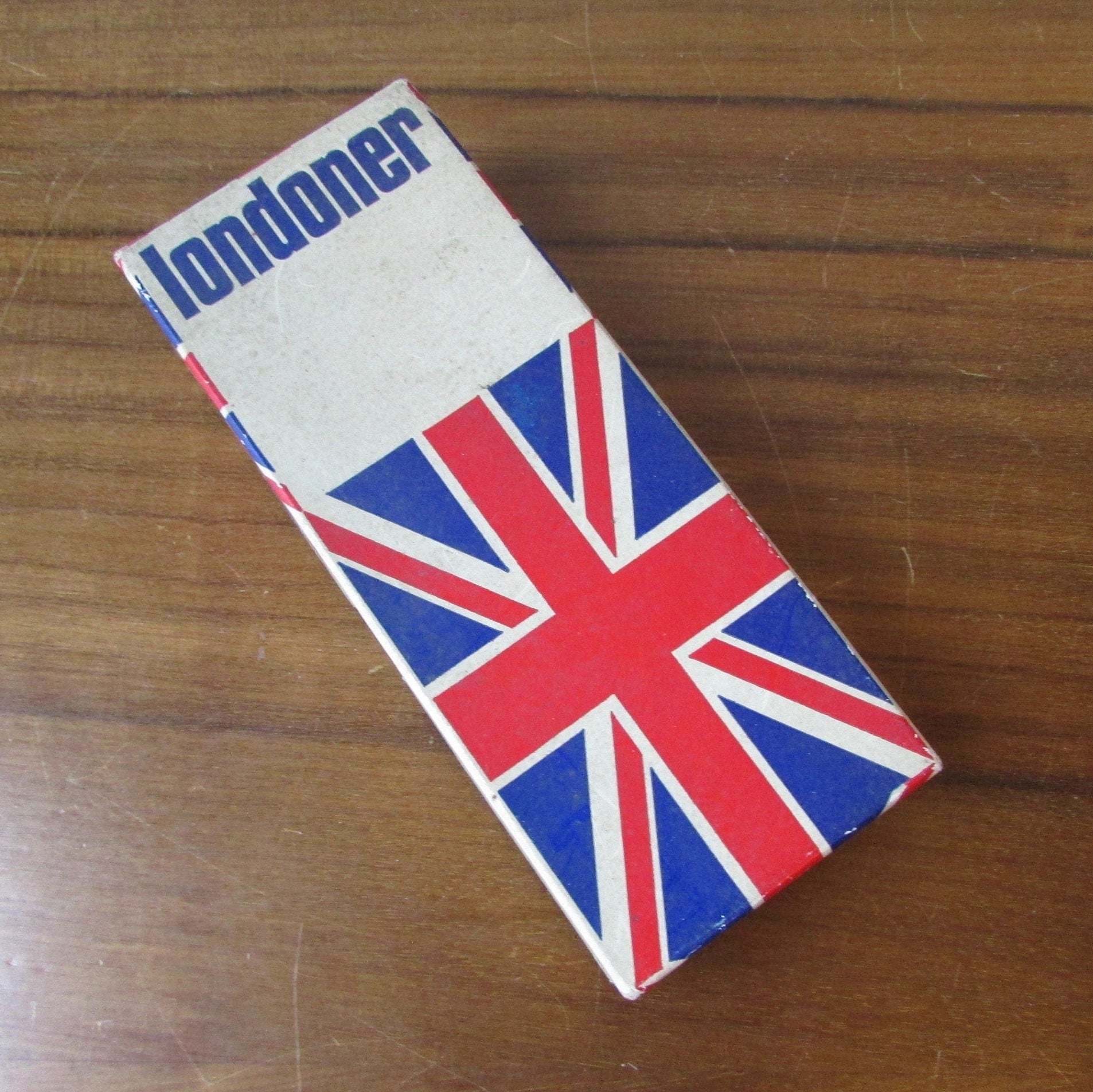 Vintage cardboard Londoner pipe box filled with assorted embroidery threads
