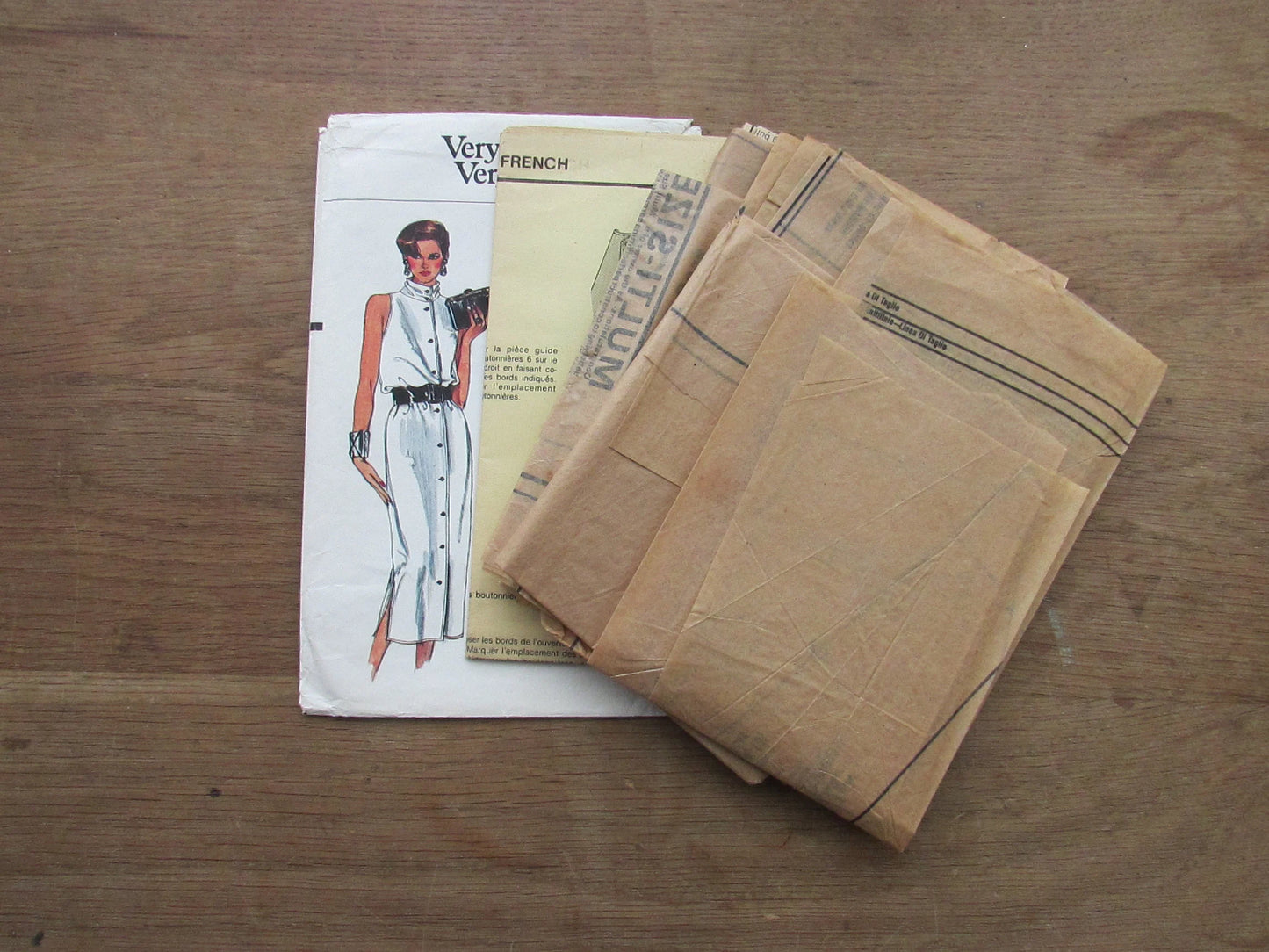Part cut 1980s Vogue 9277 sewing pattern for misses' straight blouson dress, sizes 12 to 16 (cut to size 16, complete)