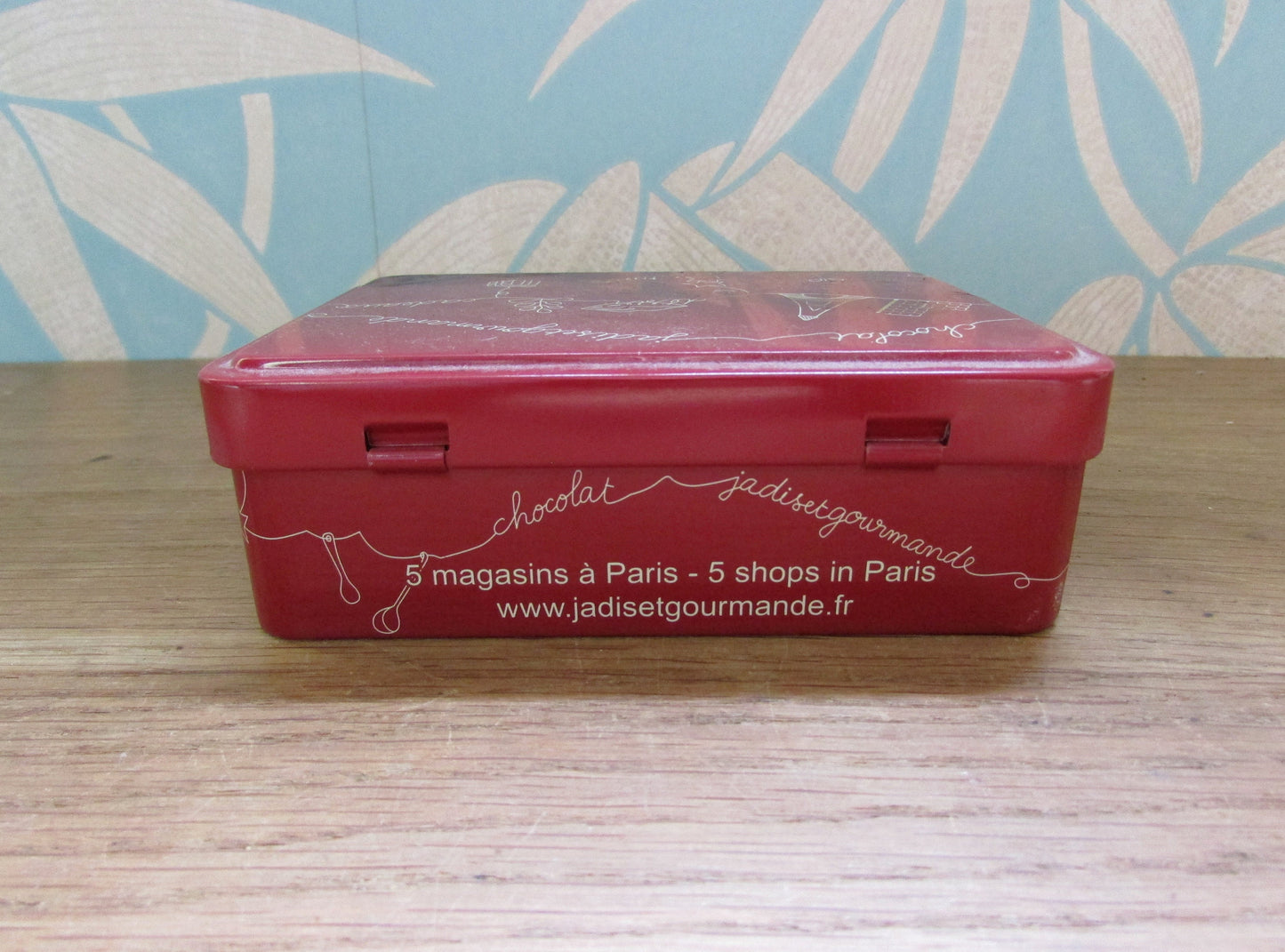 Collectable Jadis et Gourmande chocolate/candy tin