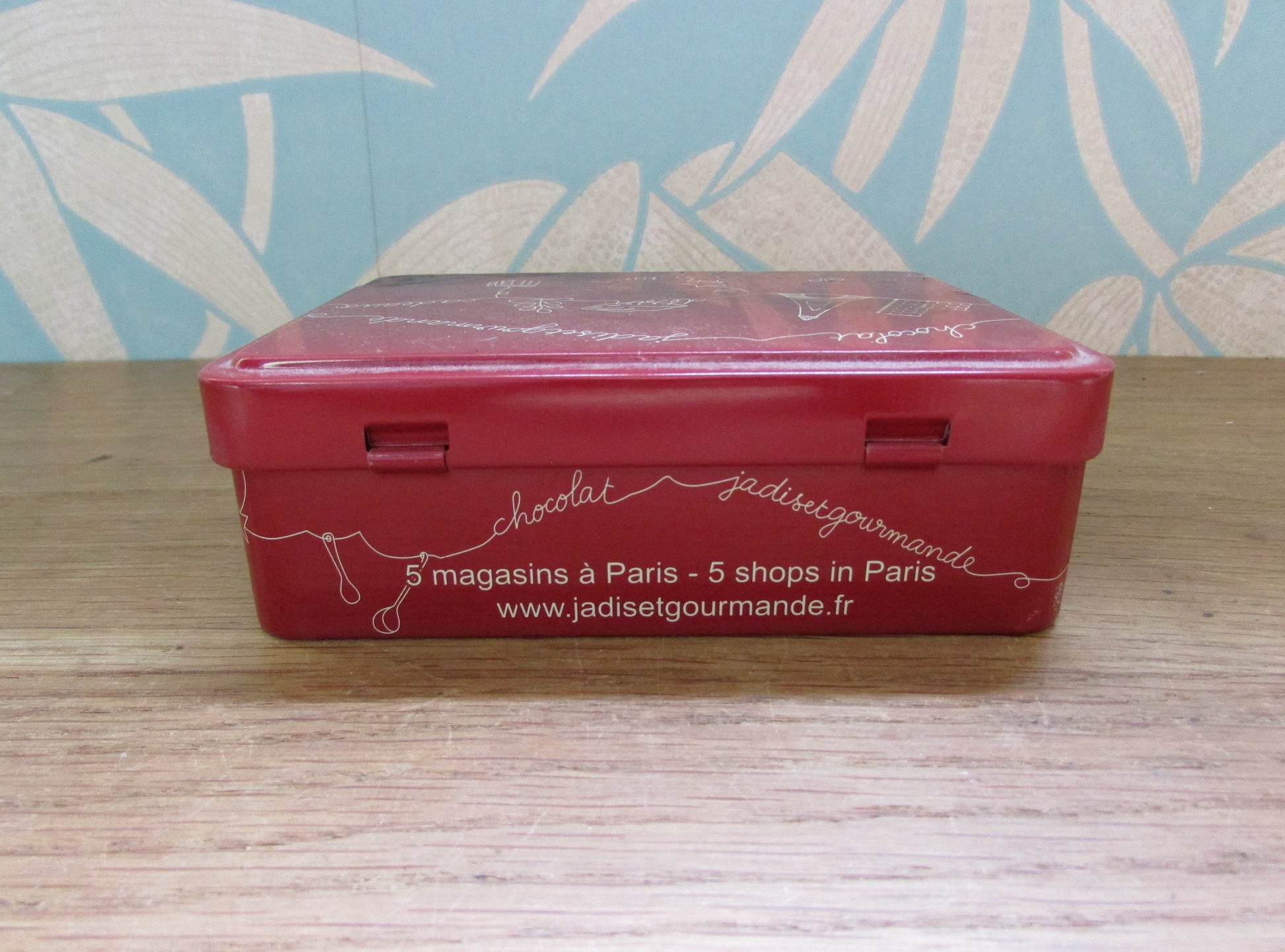 Collectable Jadis et Gourmande chocolate/candy tin