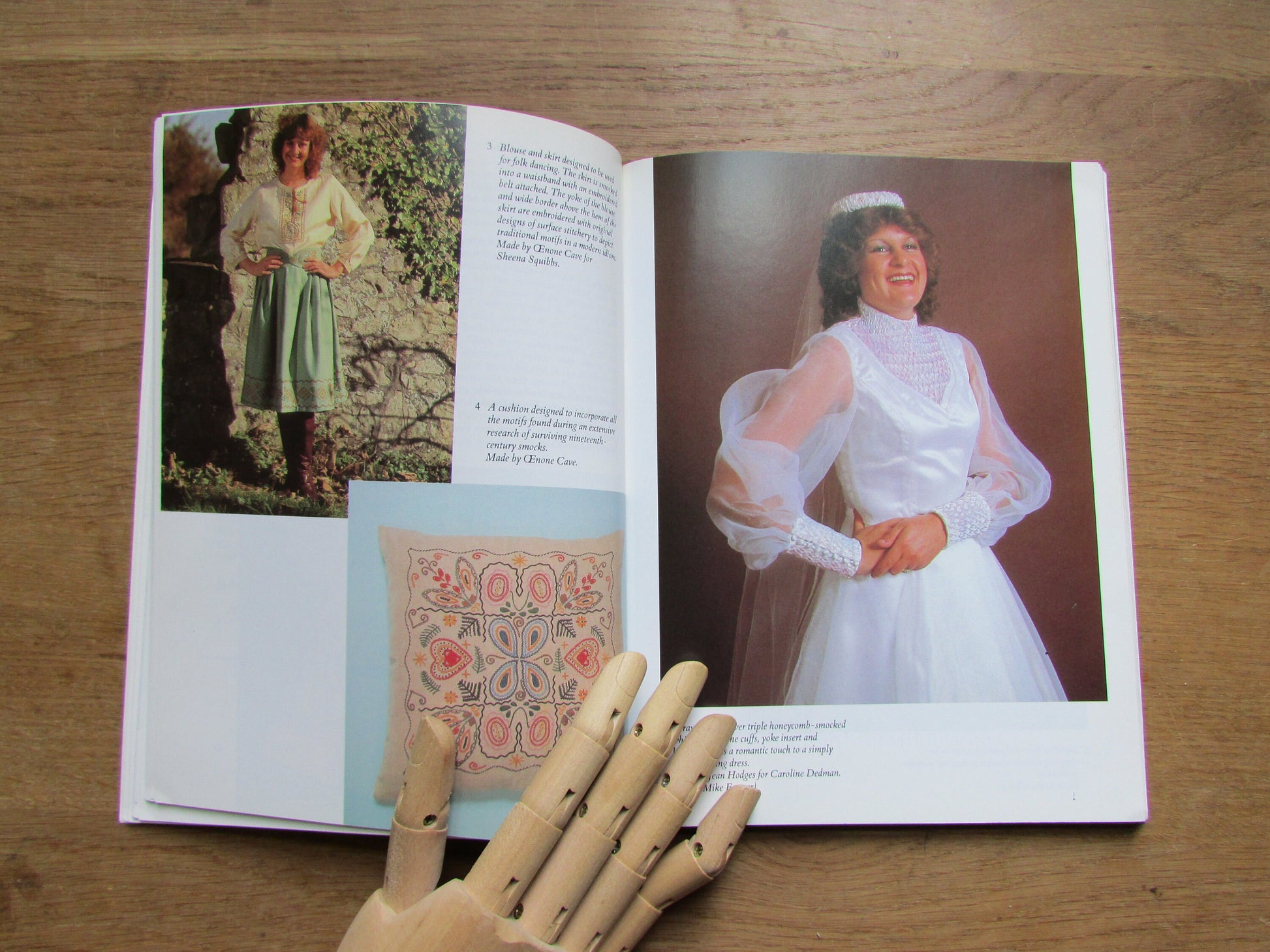 Smocking: Traditional & Modern Approaches, by Oenone Cave, and Jean Hodges (Softback, 1988)