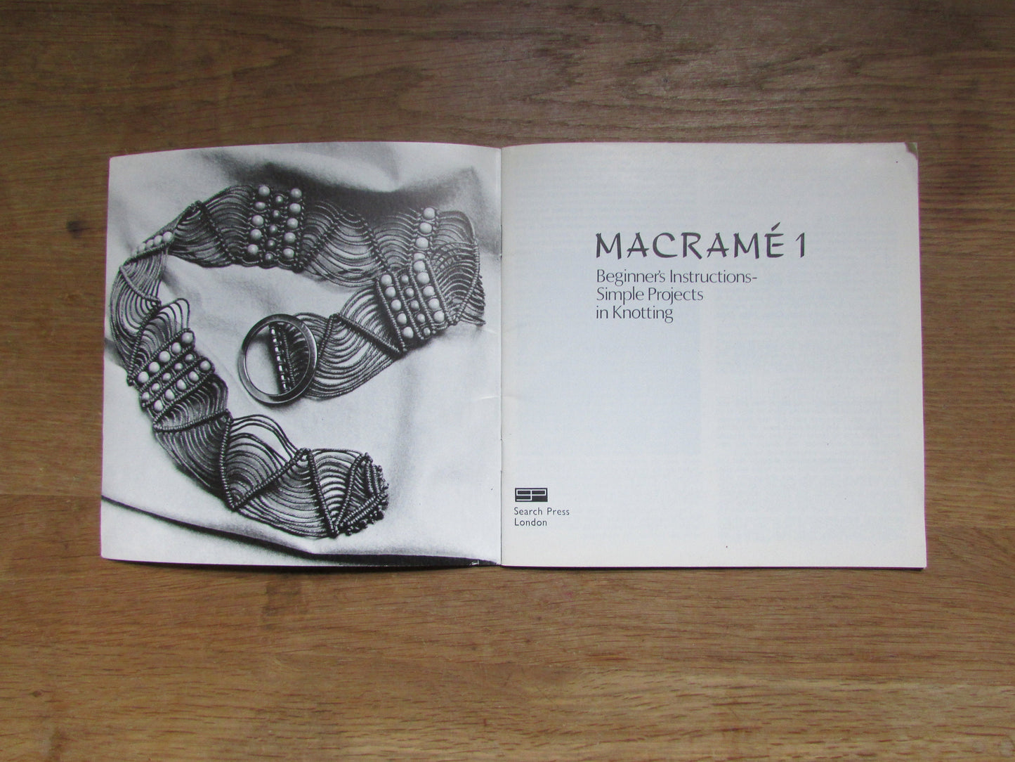 Leisure Crafts No.35: Macramé 1, by Kit Pyman (Softback, 1975)