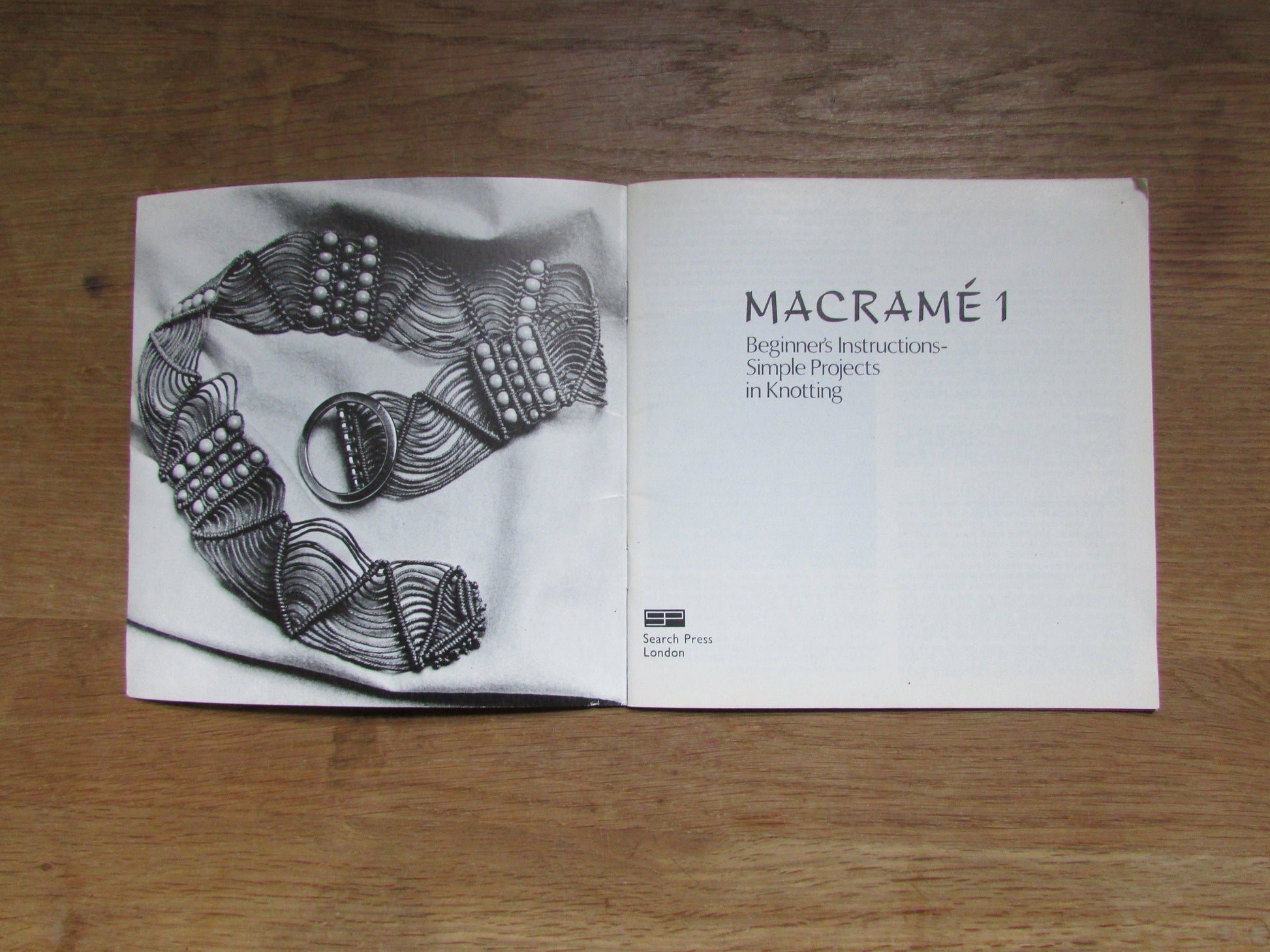Leisure Crafts No.35: Macramé 1, by Kit Pyman (Softback, 1975)