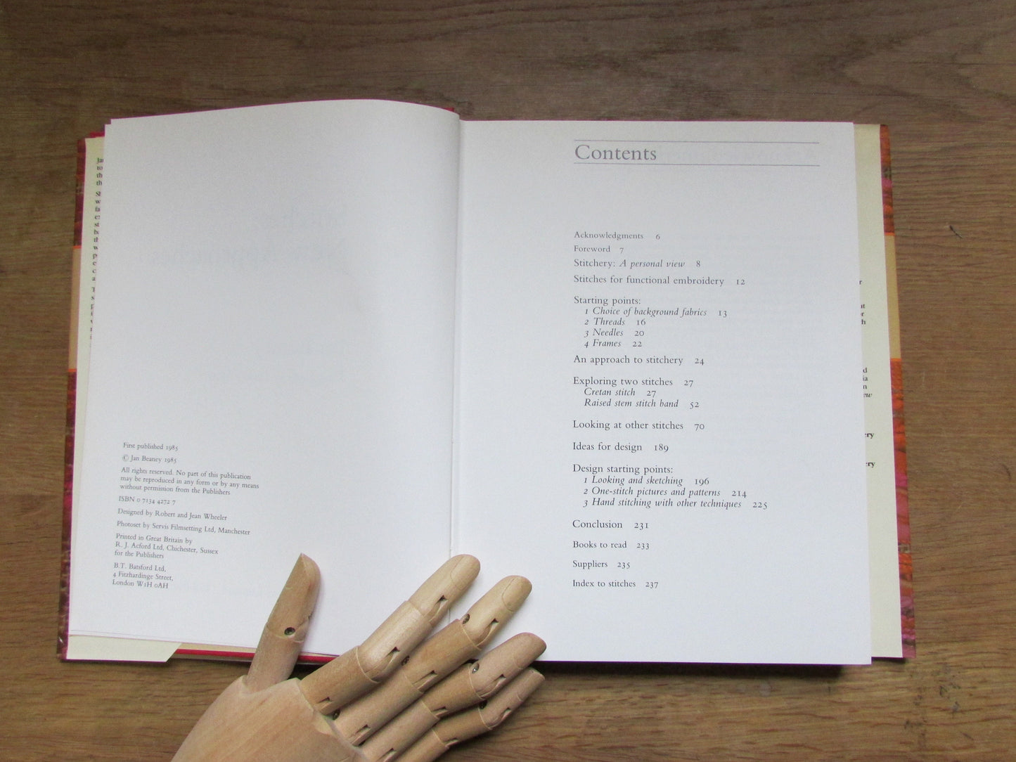 Stitches: New Approaches, by Jan Beaney (Hardback, 1985)