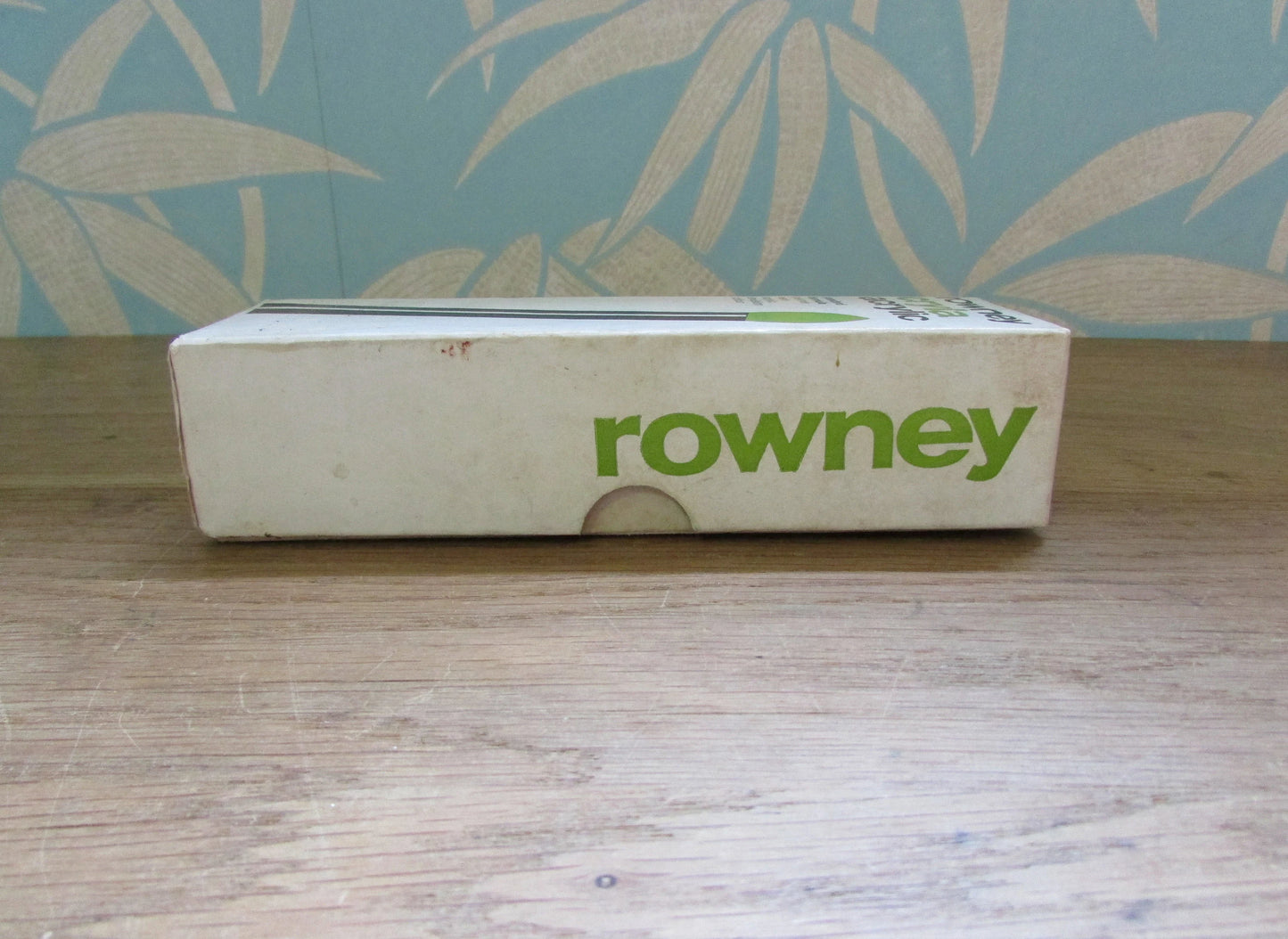 Vintage Rowney Cryla No.40 "White" acrylic paint in box, 115ml (used)