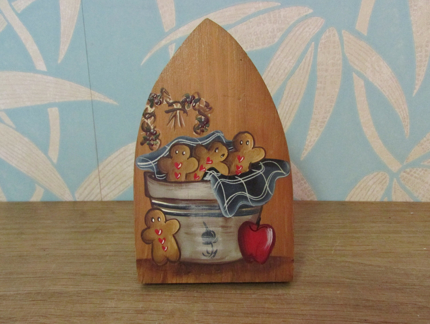 1970s hand-painted wooden iron-shaped recipe card holder, gingerbread men