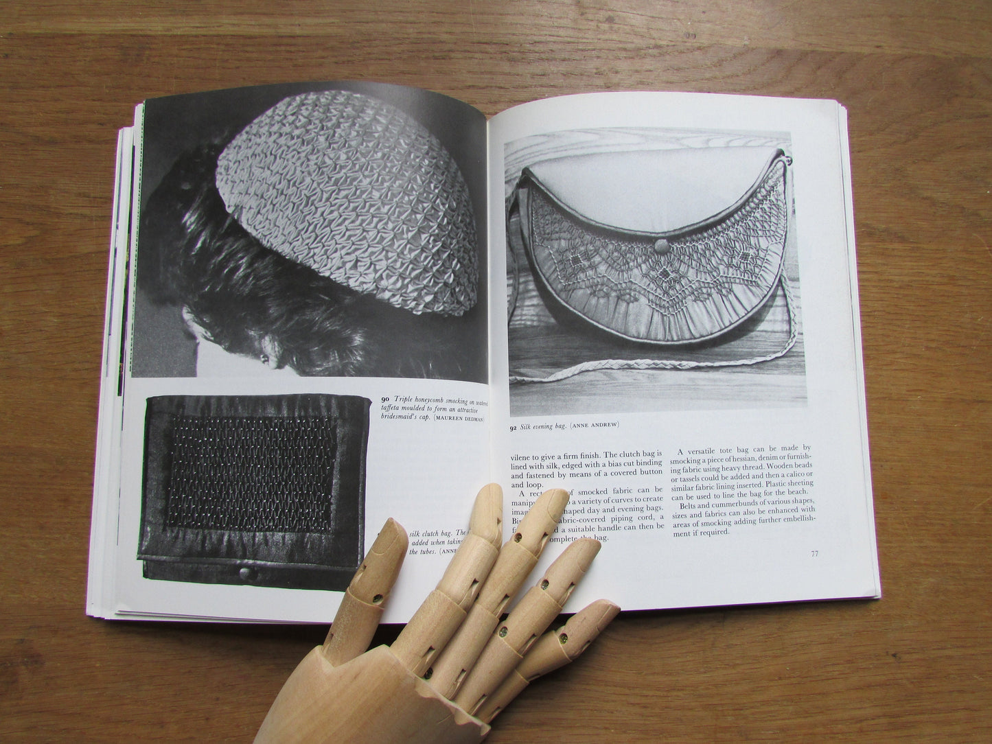 Smocking: Traditional & Modern Approaches, by Oenone Cave, and Jean Hodges (Softback, 1988)