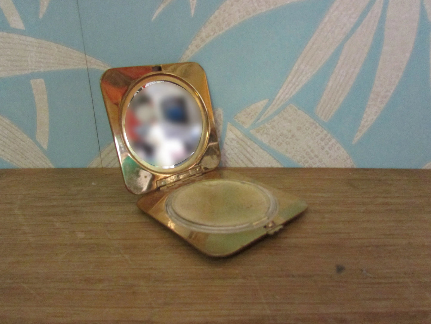 Vintage square gold-tone Glenda compact, with hand painted flowers