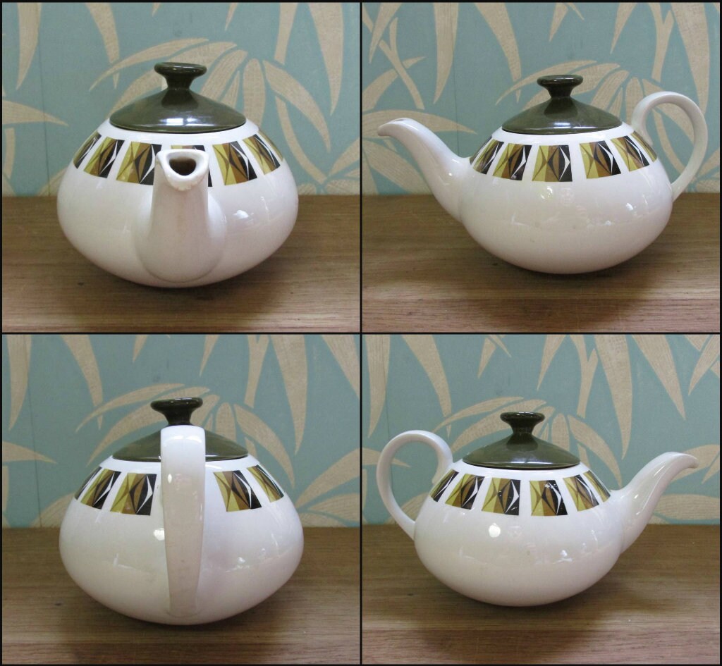 1960s Ridgeway Potteries Ltd "Ravenna" teapot, and twin-handled mugs/soup bowls