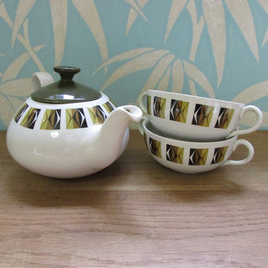 1960s Ridgeway Potteries Ltd "Ravenna" teapot, and twin-handled mugs/soup bowls