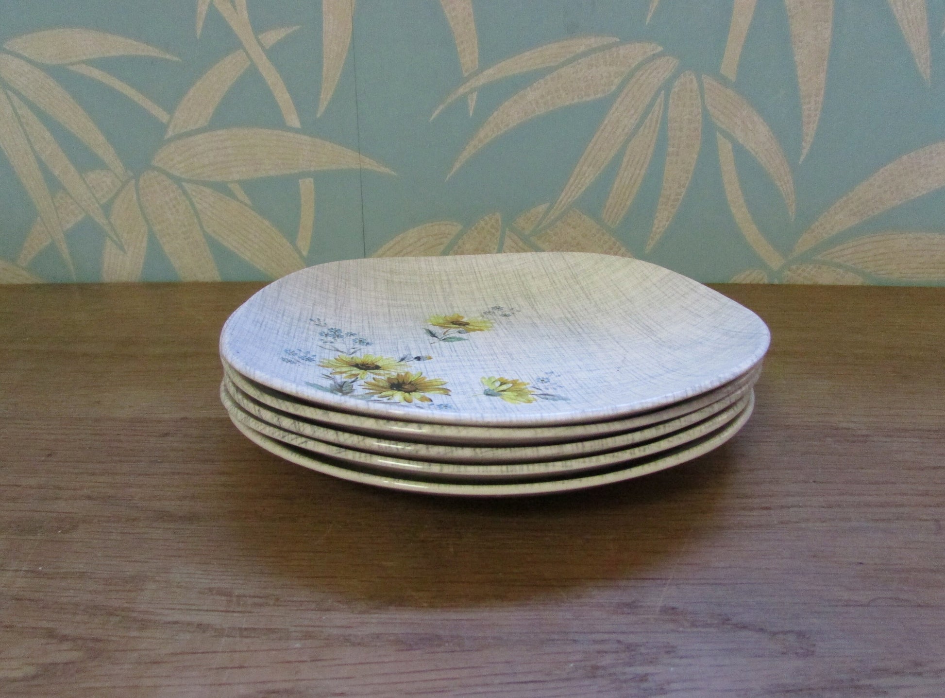 1962 J&G Meakin Sol 'Summertime' assorted plates and milk jug