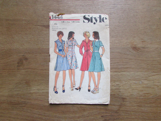Part cut 1976 Style 1444 sewing pattern for young junior/teens' & misses' dress, size 10 (complete)