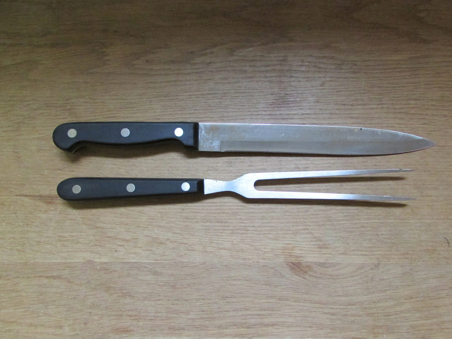 1980s Le Creuset carving knife & pronged fork set