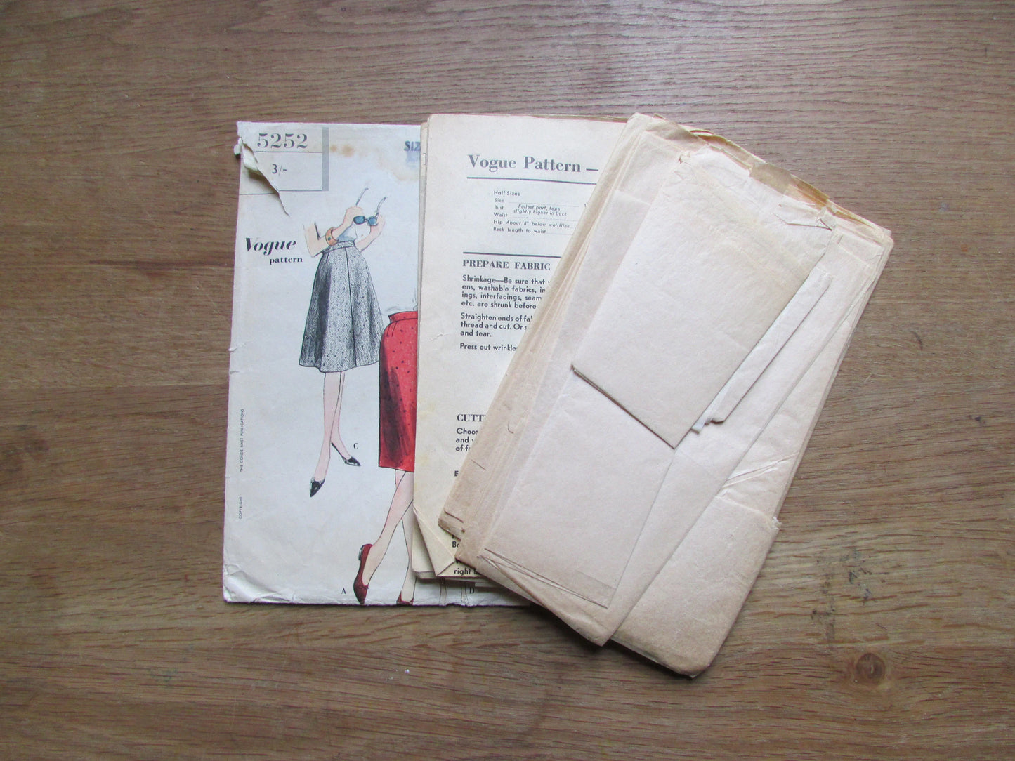 Used 1960s Vogue 5252 sewing pattern for skirts, sizes 4-20 (complete)