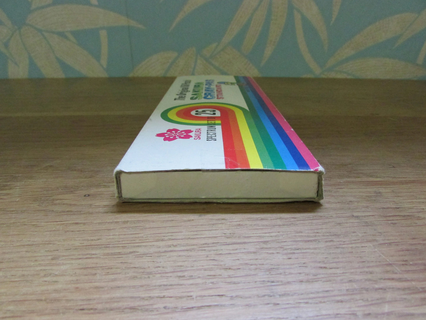 Used vintage Sakura Spectrum Original Oil Pastels, 25 colours