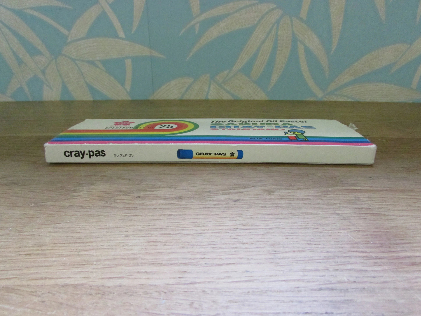 Used vintage Sakura Spectrum Original Oil Pastels, 25 colours