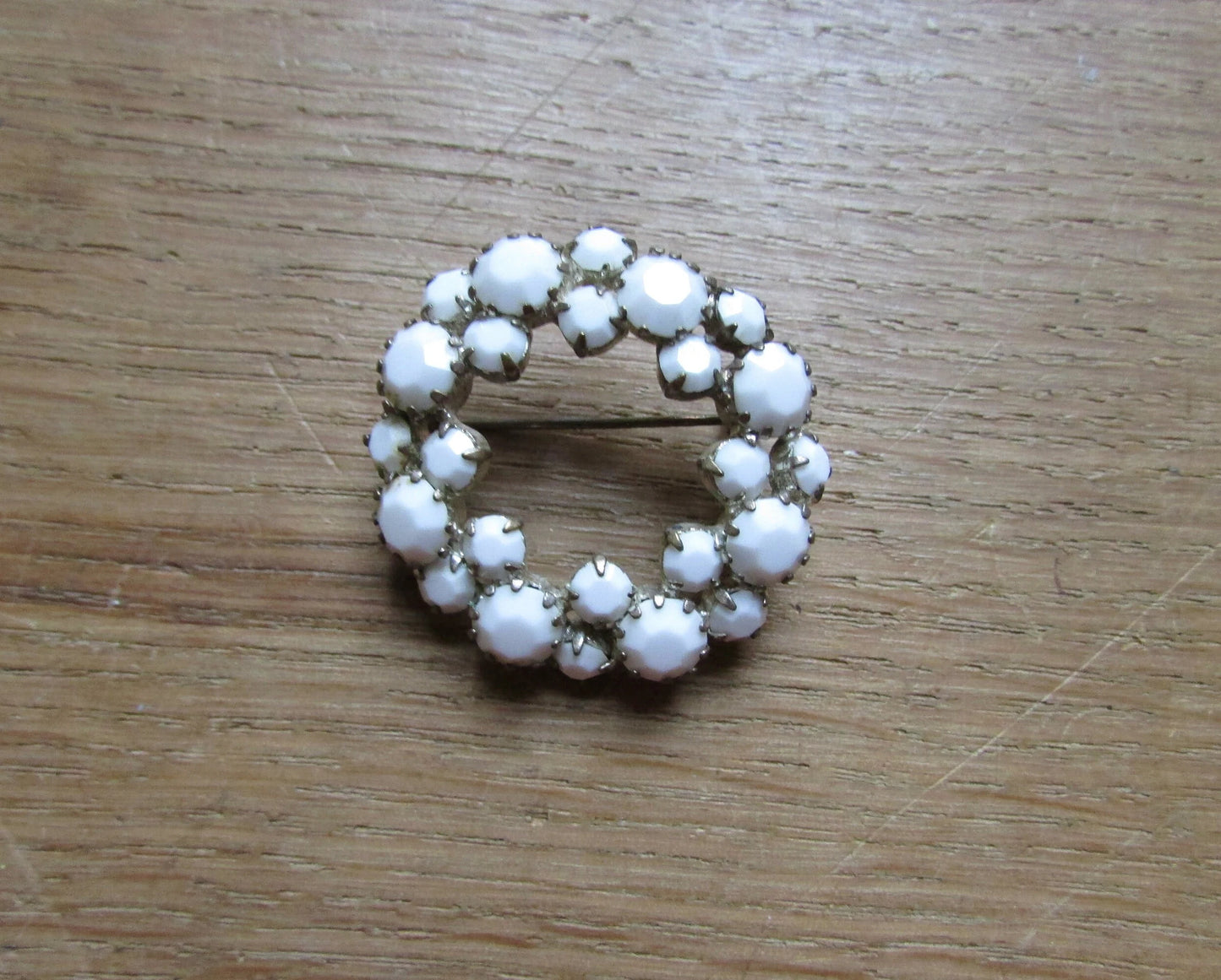 1940s/50s silver-tone & milk glass wreath circle brooch