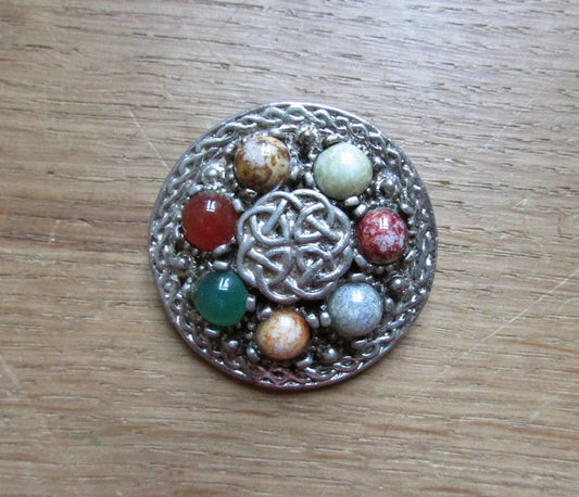 circa. 1960s Celtic-pattern shield silver-tone brooch with multicoloured agate, stamped WEINER
