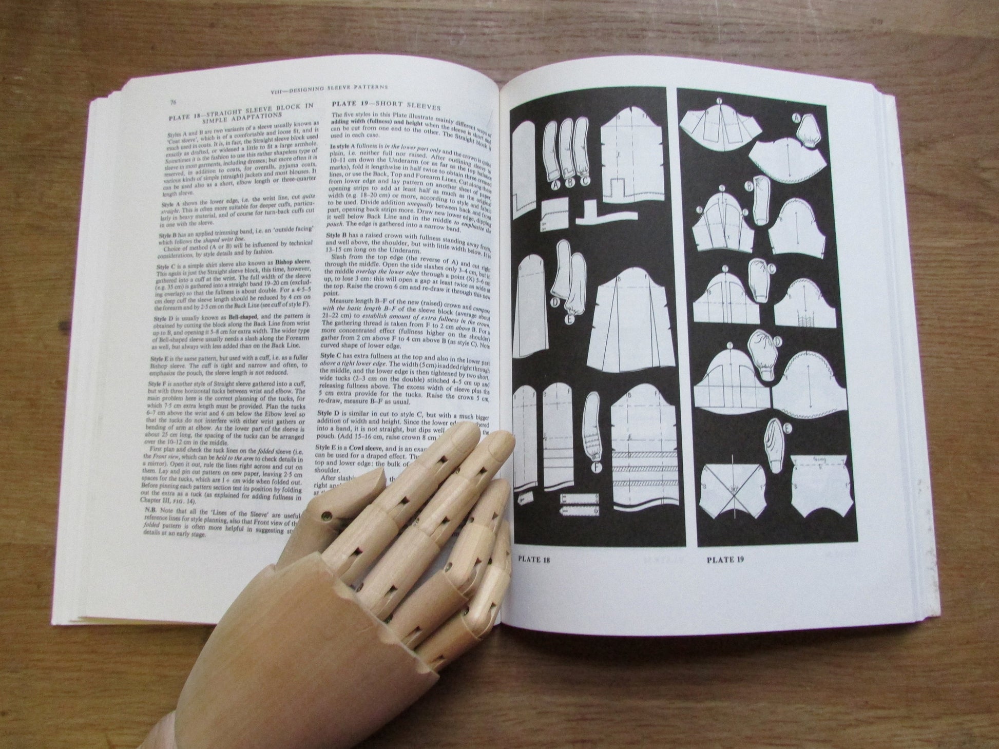 Dress Pattern Designing: The Basic Principles of Cut & Fit, by Natalie Bray (Softback, 1982)