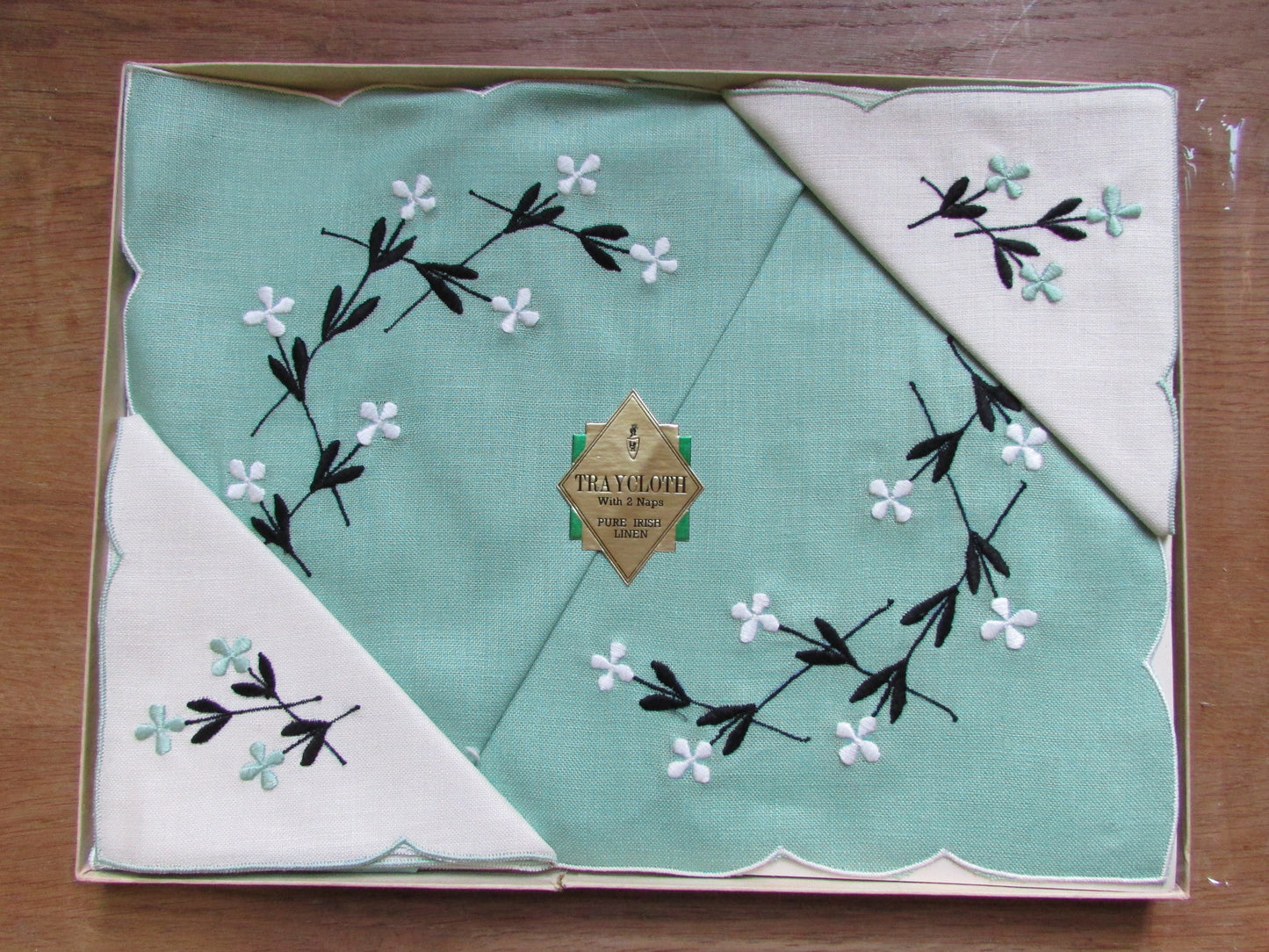 Vintage Leacock pure Irish linen tray cloth & 2 napkins gift set, boxed