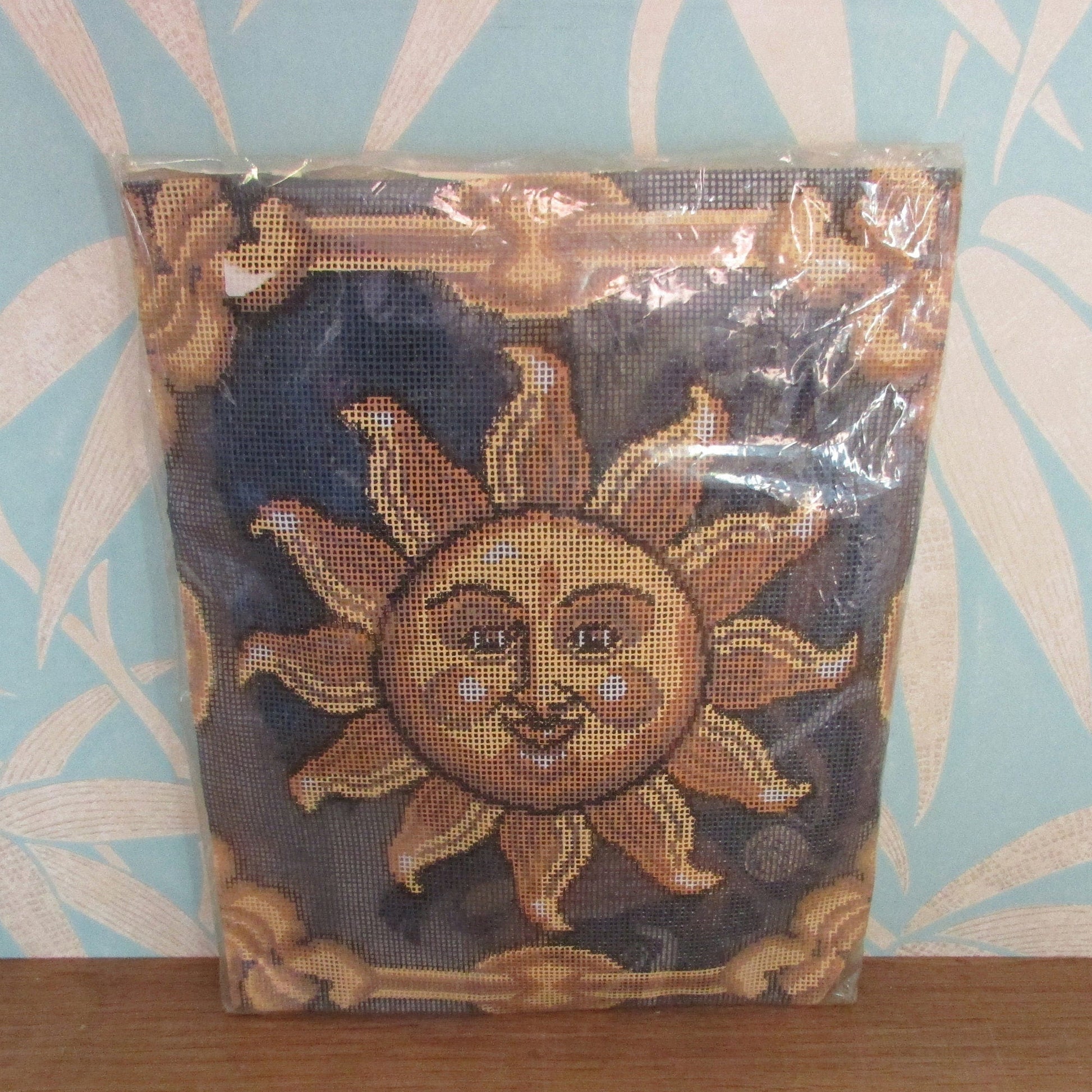 1995 The Craft Collection SP73273 half cross stitch kit "Sun Cushion"