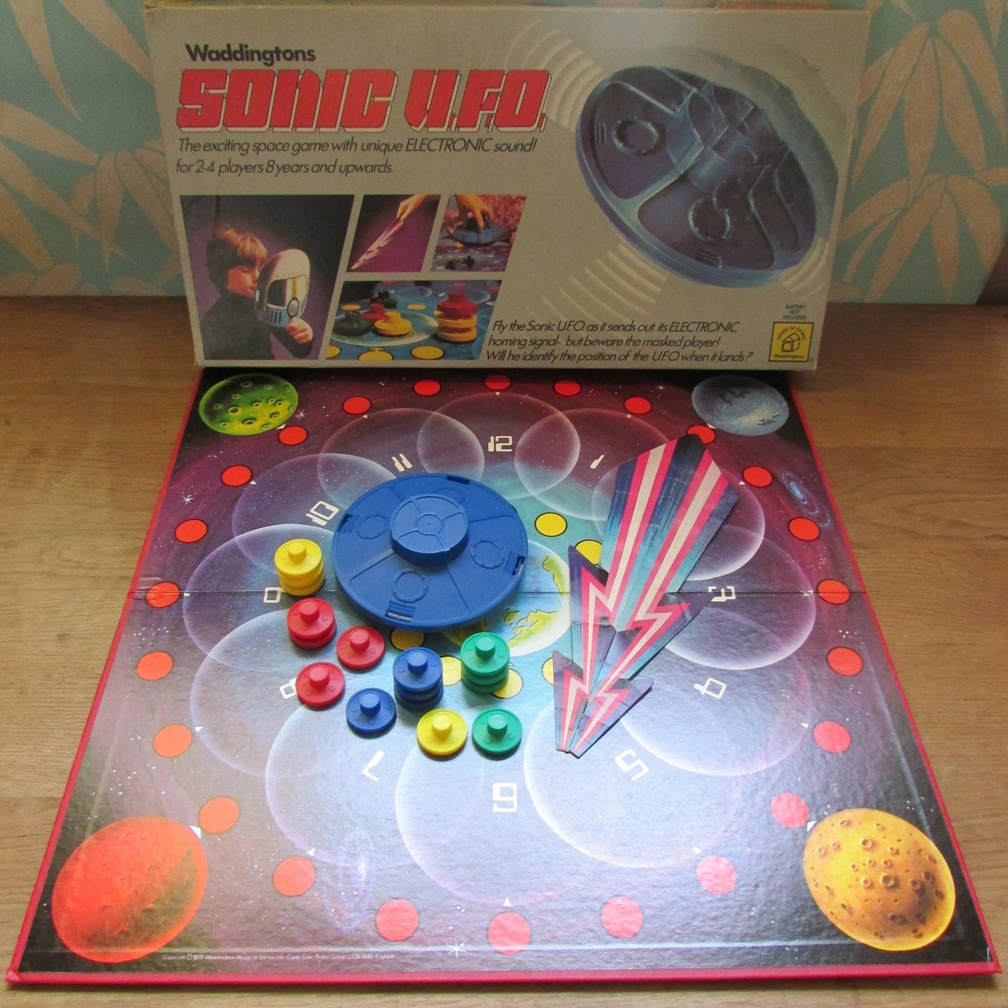 1979 Waddingtons Sonic UFO space board game