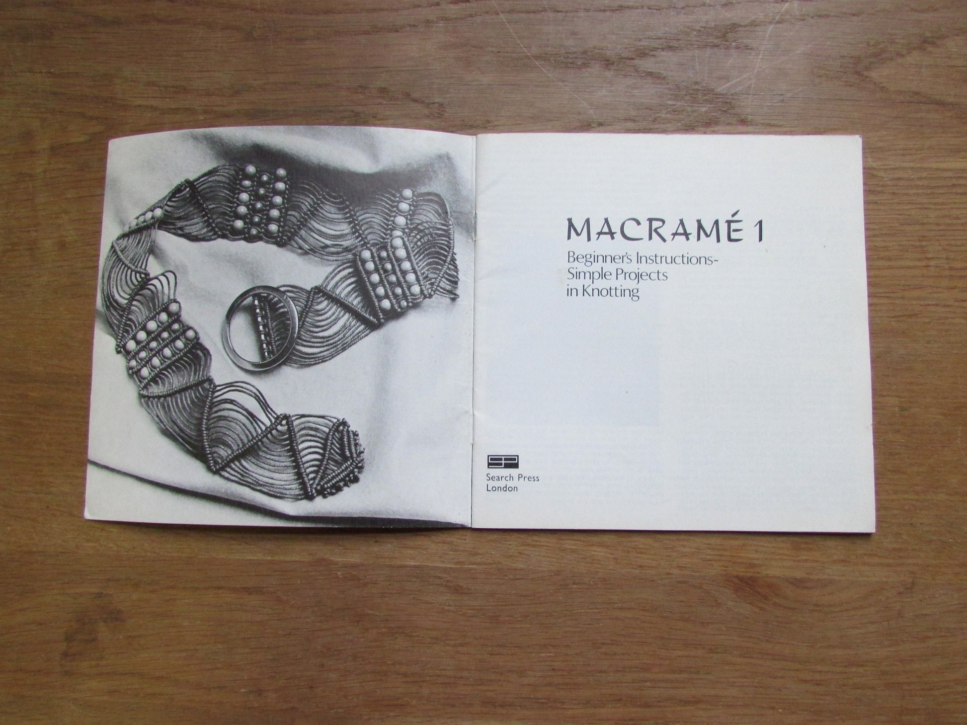 Leisure Crafts No.35: Macramé 1, by Kit Pyman (Softback, 1975)