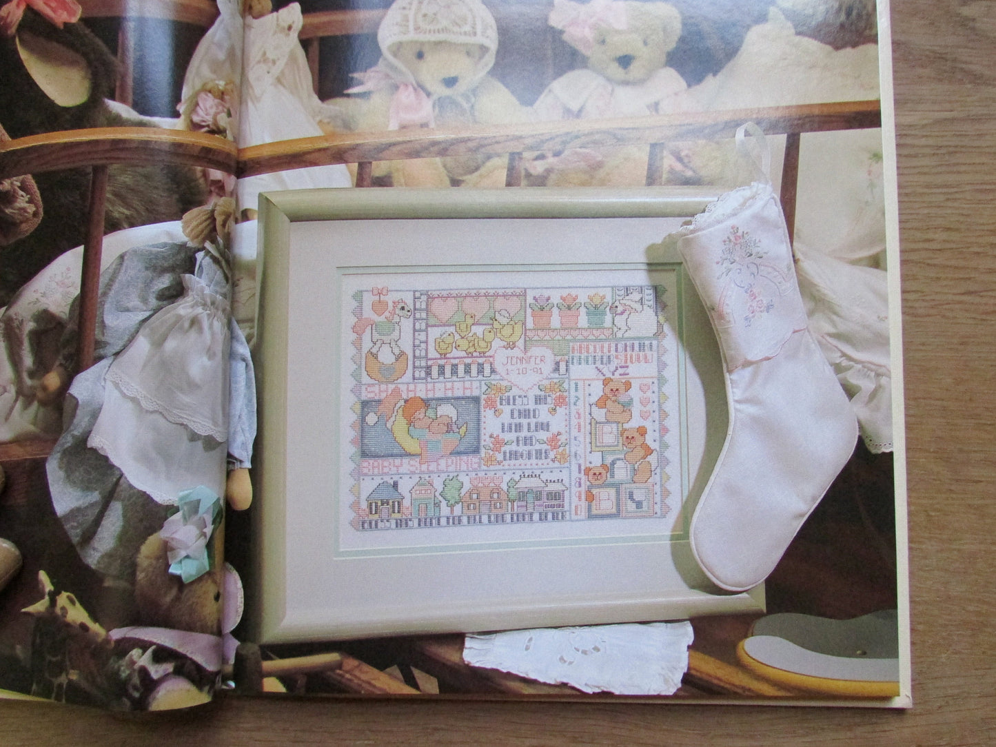 Home is Where the Heart is: an American Sampler, by the Kooler Design Studios (Hardback, 1991)