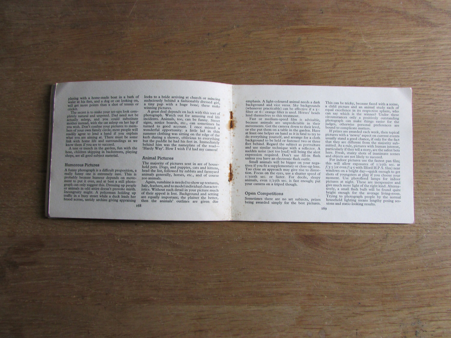 How to Win Photo Competitions, by Richard Gee (Softback, 1956)