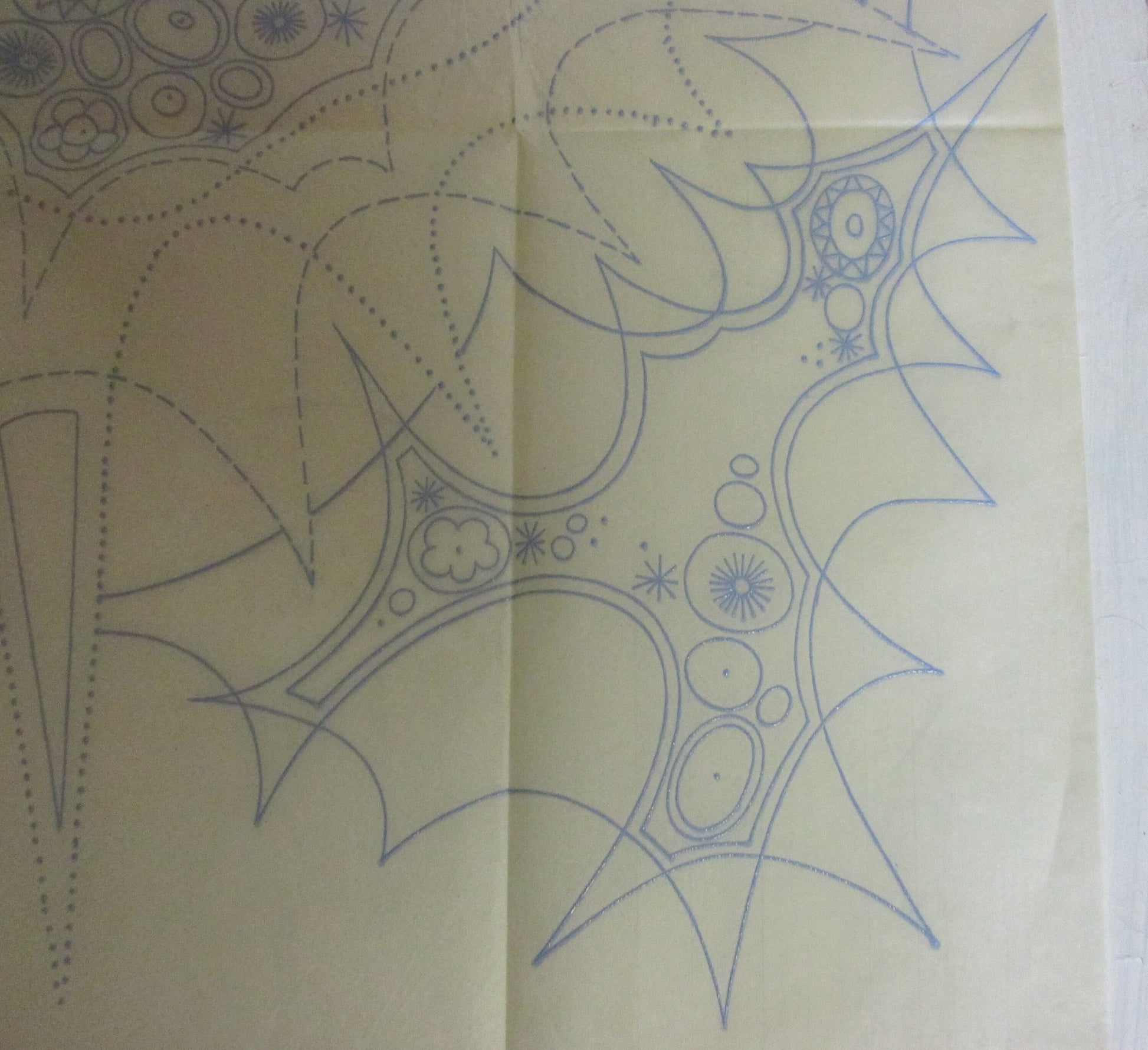 Unused vintage abstract flowers No.1169 G embroidery transfer