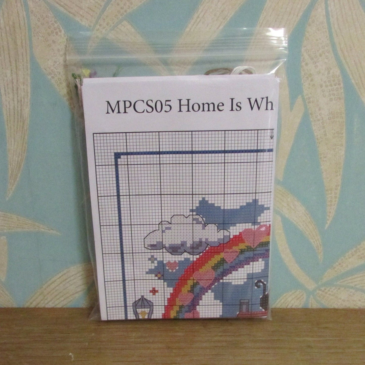 Creative World of Crafts MPCS05 "Home is Where the Heart is" cross stitch kit
