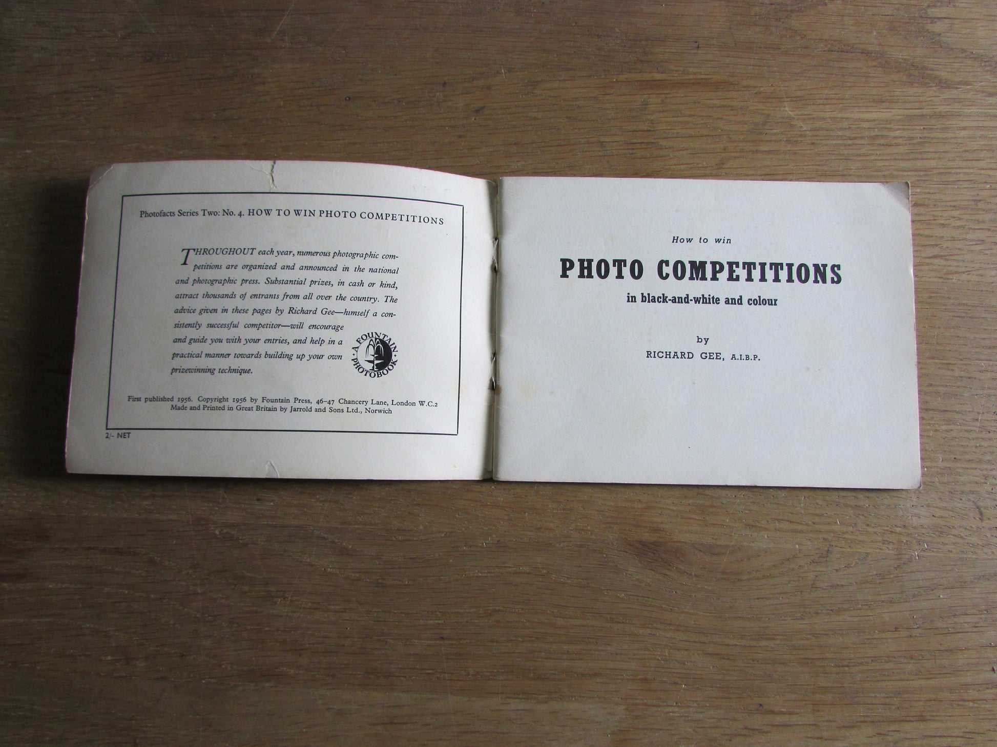 How to Win Photo Competitions, by Richard Gee (Softback, 1956)