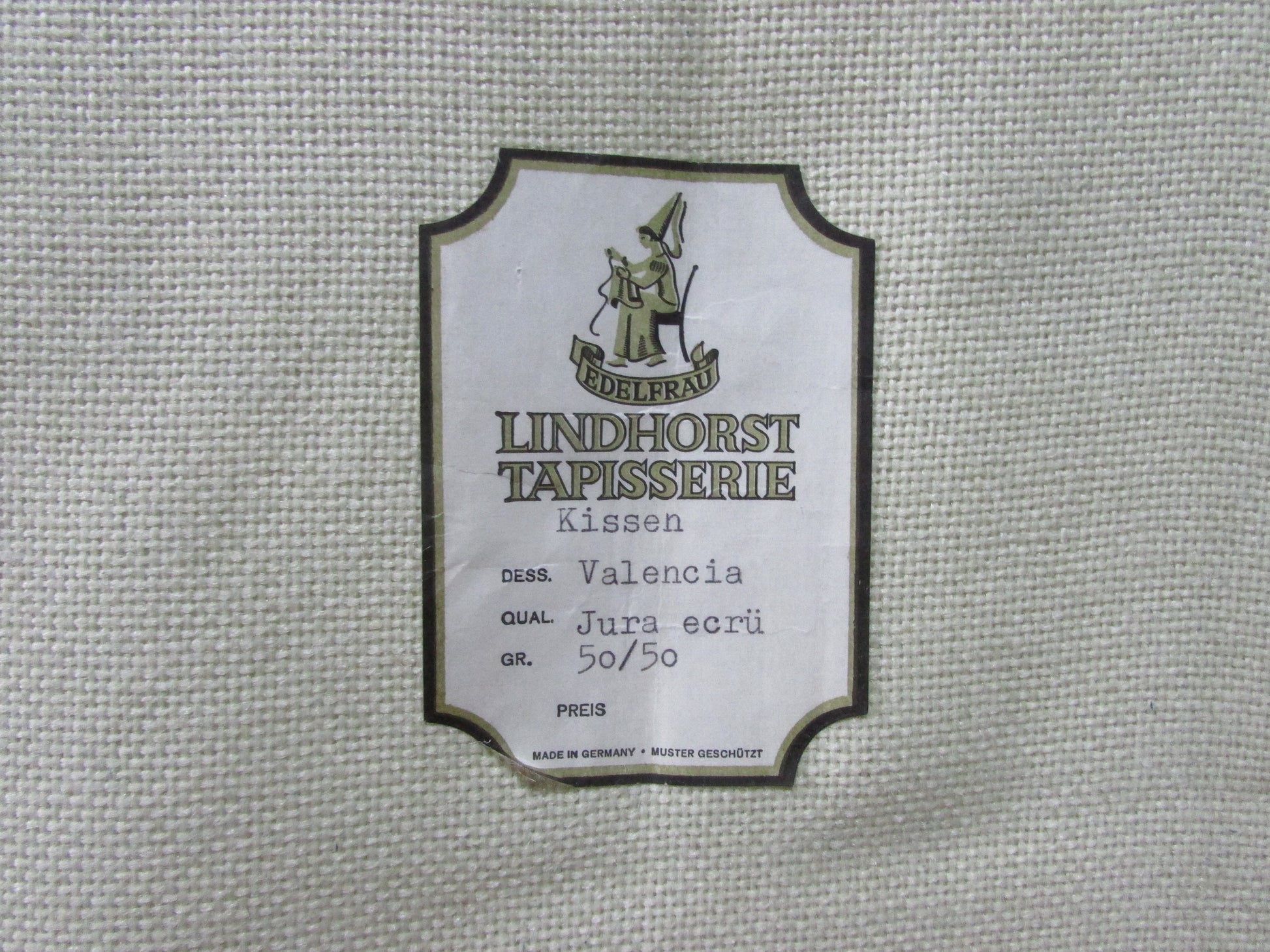 Vintage Lindhorst-Modell Tapisserie "Valenicia" cushion cover kit (part embroidered)