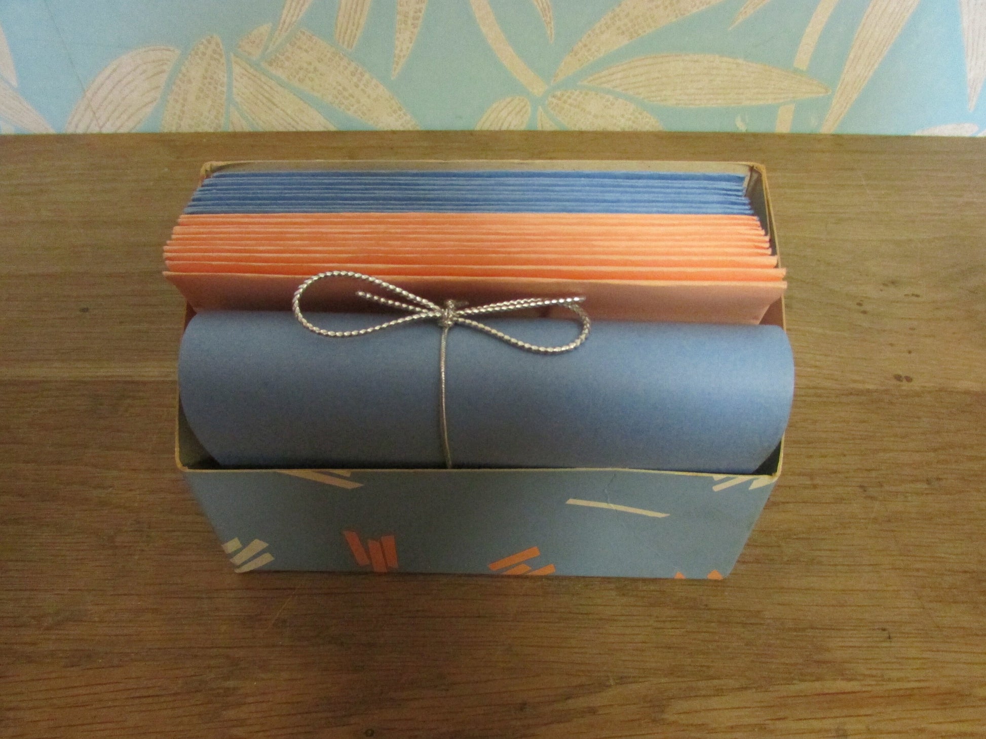 Matching 1980s Waverley notelet, & notecard sets