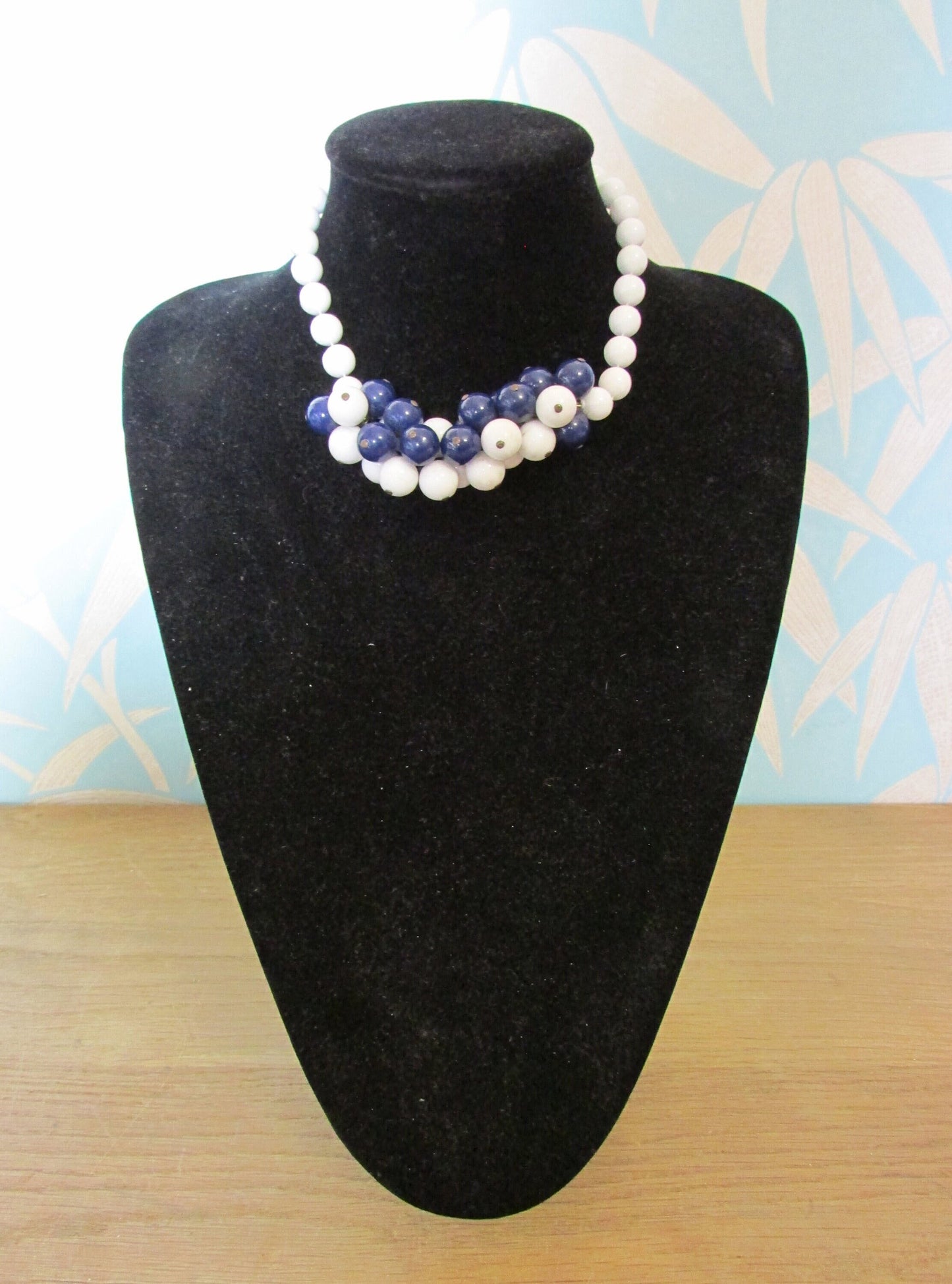 1960s blue and white cluster bead collar necklace