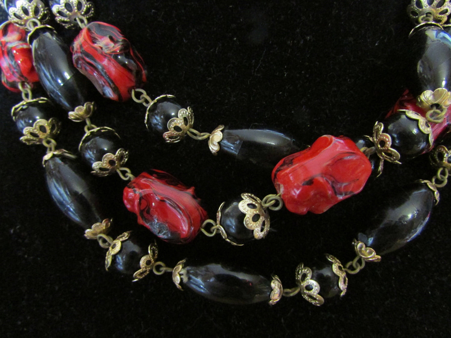 1960s red & black triple strand plastic bead necklace