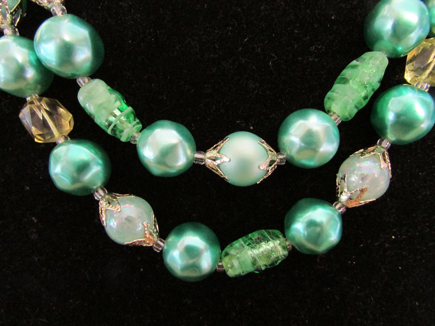 1950s/60s green glass and faux pearl double strand necklace with mixed bead detail