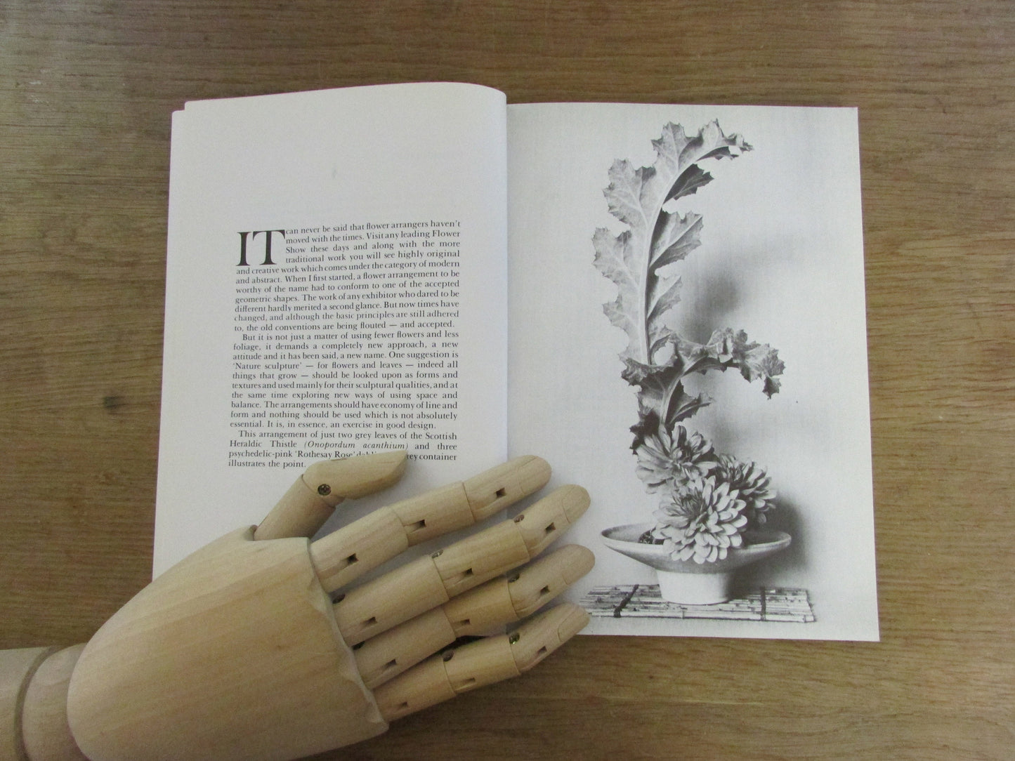 Flower Arrangement Free Style, by Edith Brack (Softback, 1977)