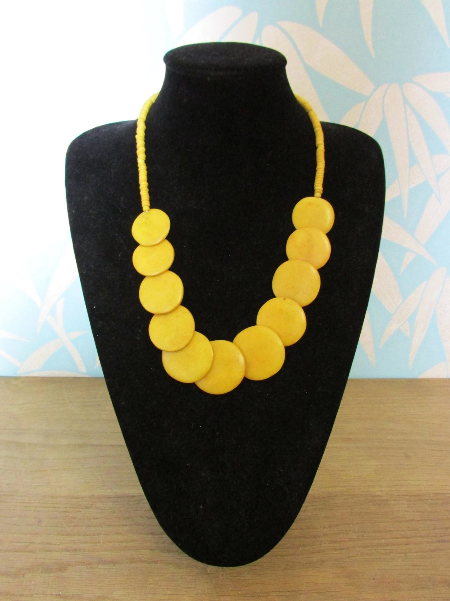 1970s yellow/mustard graduating flat disc Tagua nut necklace