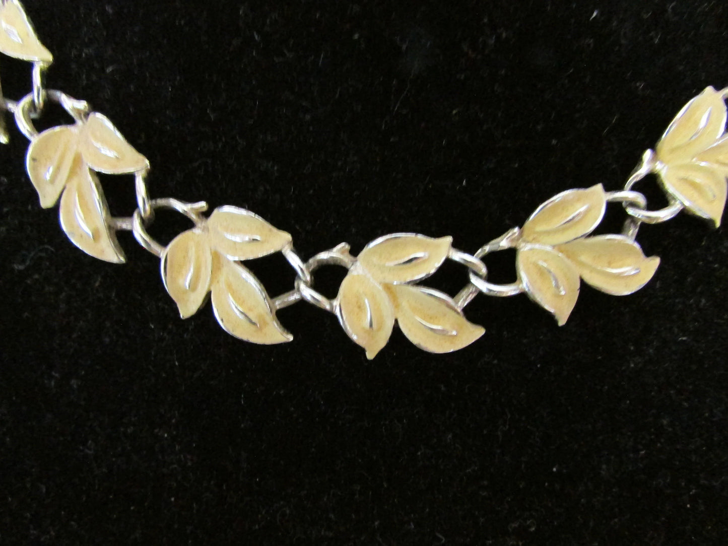 1950s yellow enamel leaf necklace