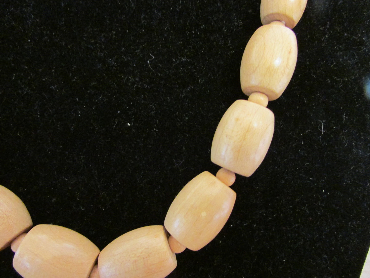 1970s graduated wooden barrel bead necklace