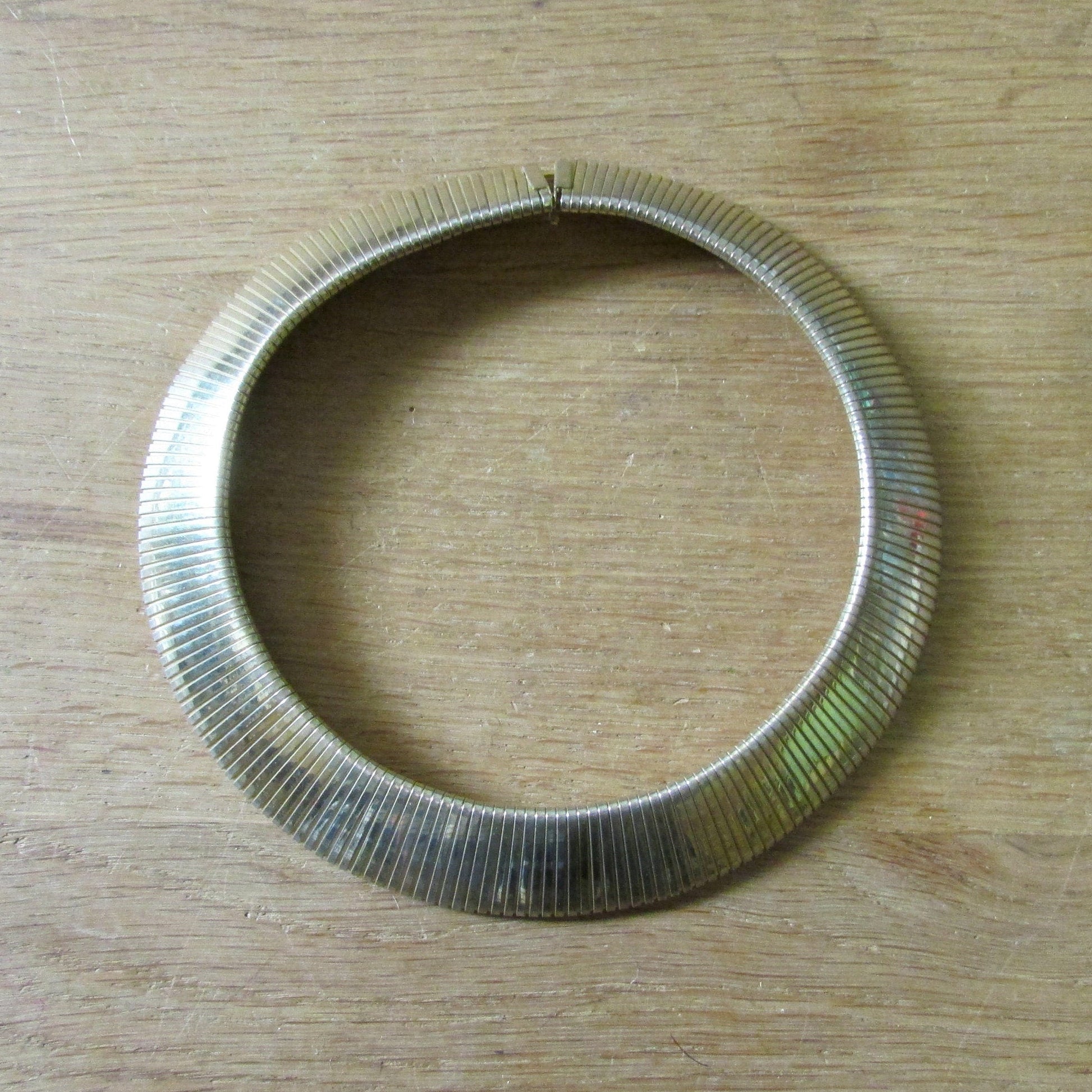 Vintage Egyptian-style gold-tone ribbed collar length necklace