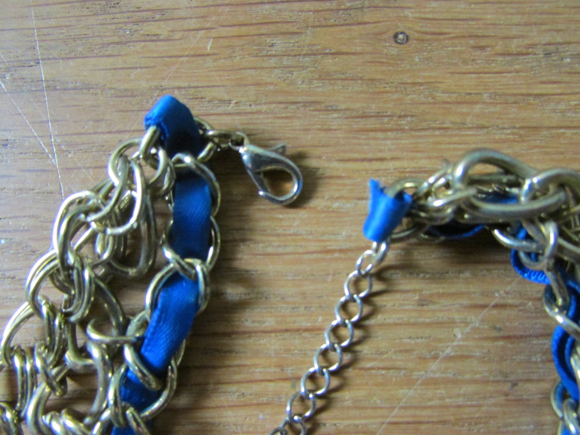 1980s electric blue & gold-tone chain link collar necklace