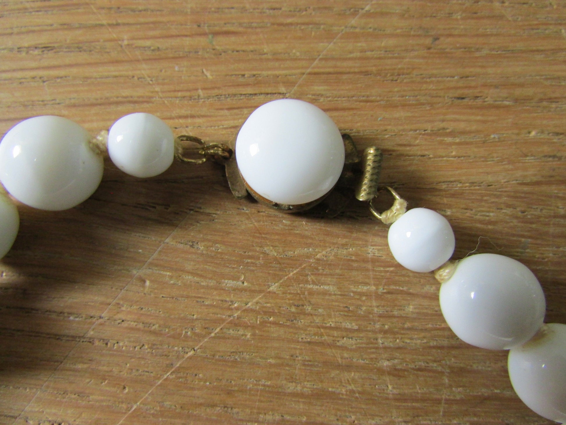 1940s/50s white milk glass bead necklace, hand-knotted