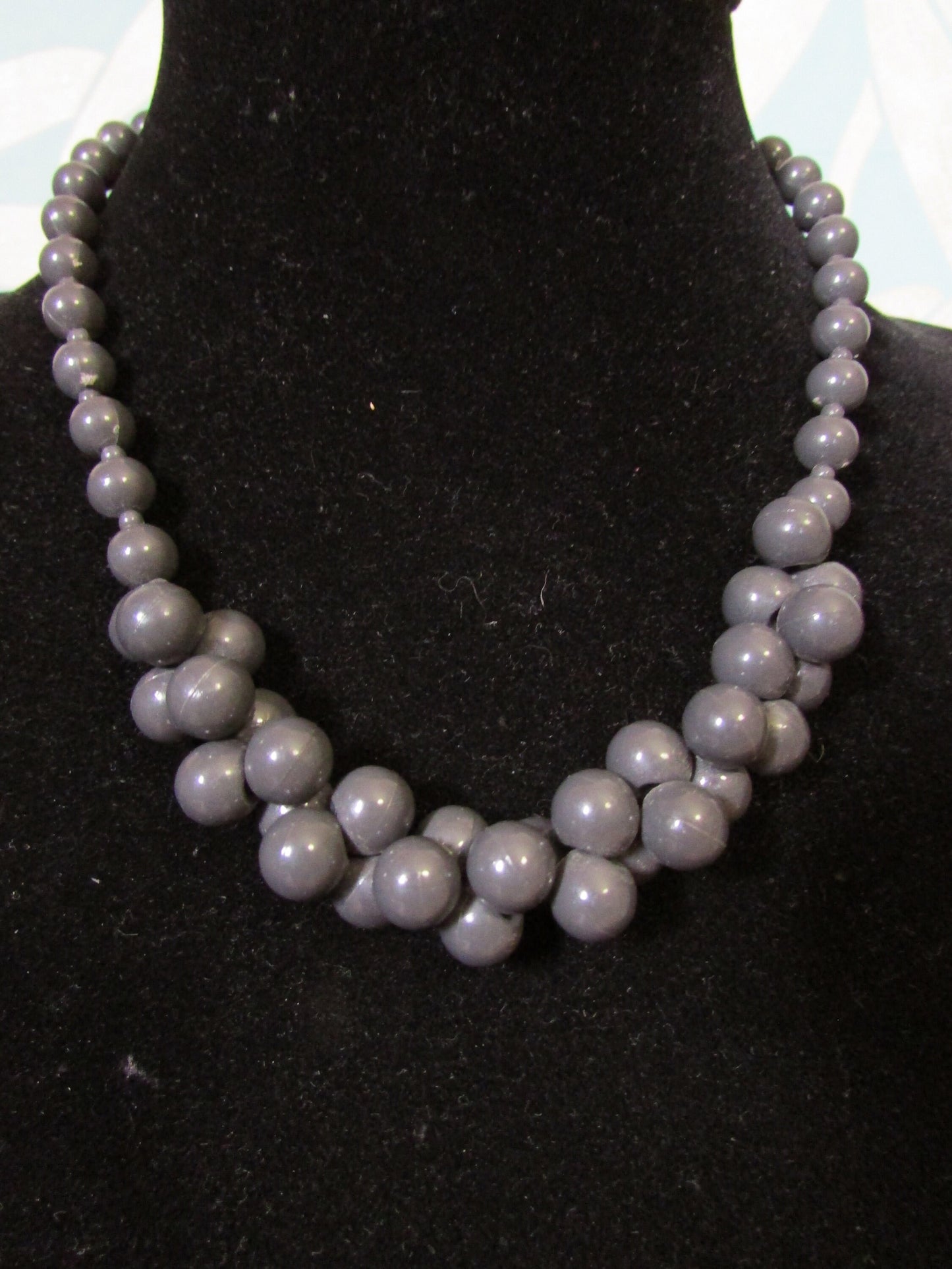 1960s grey plastic cluster bead necklace