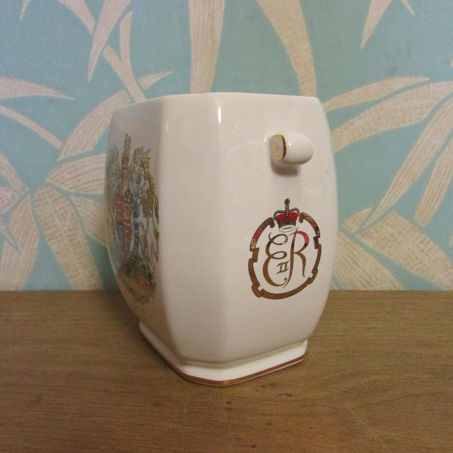 2002 Ringtons by Wade Ceramics commemorative Golden Jubilee tea caddy (missing lid)