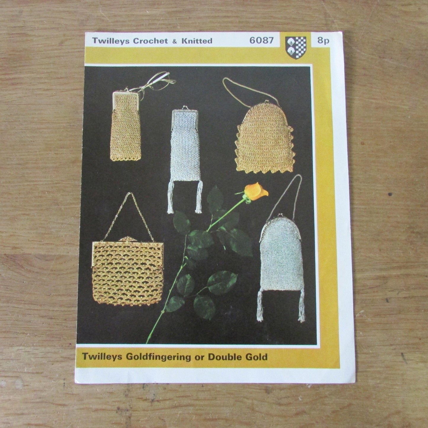 1970s Twilleys 6087 knitting & crochet pattern for glasses cases