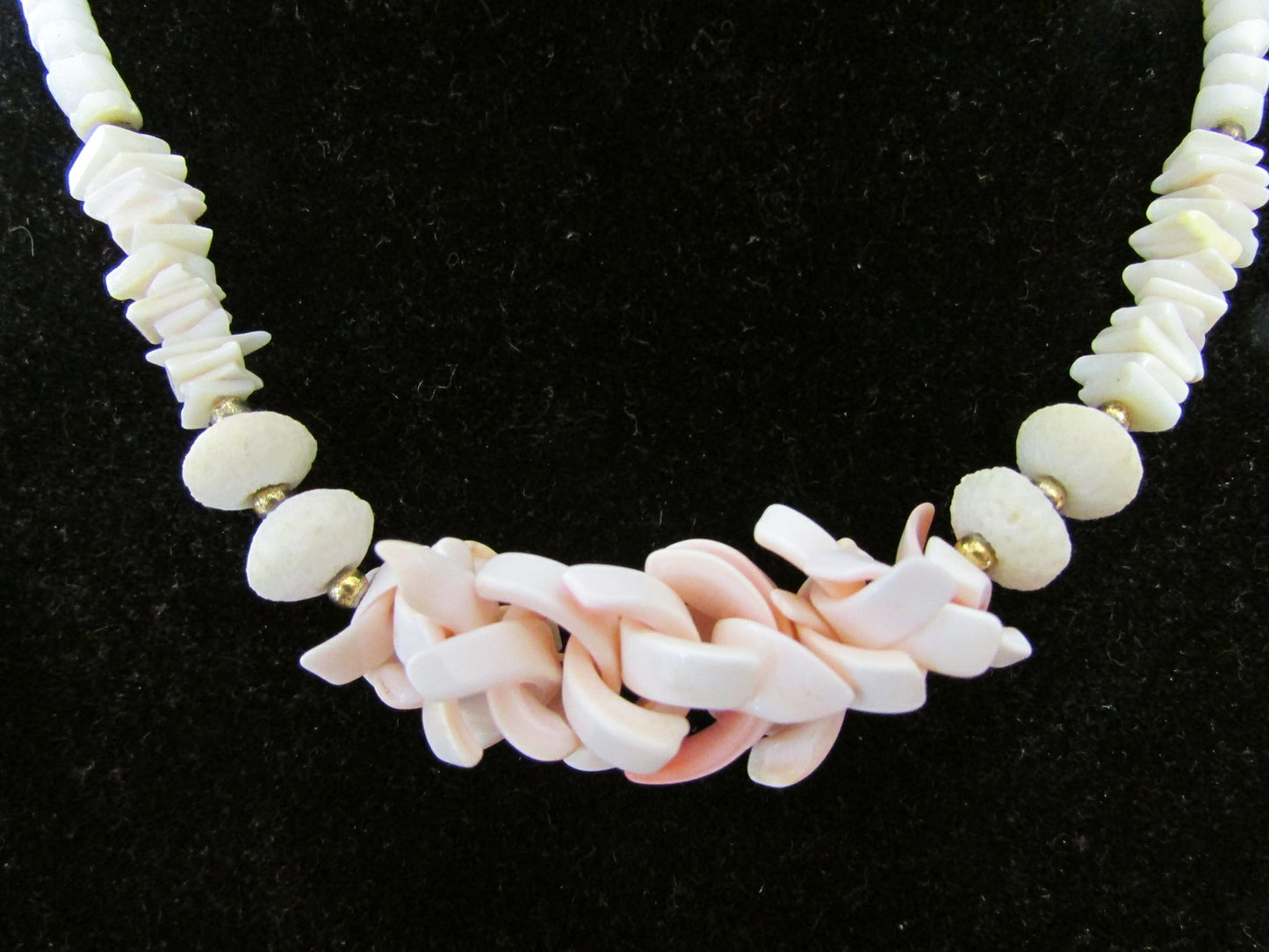 1940s puka twisted sea shell necklace