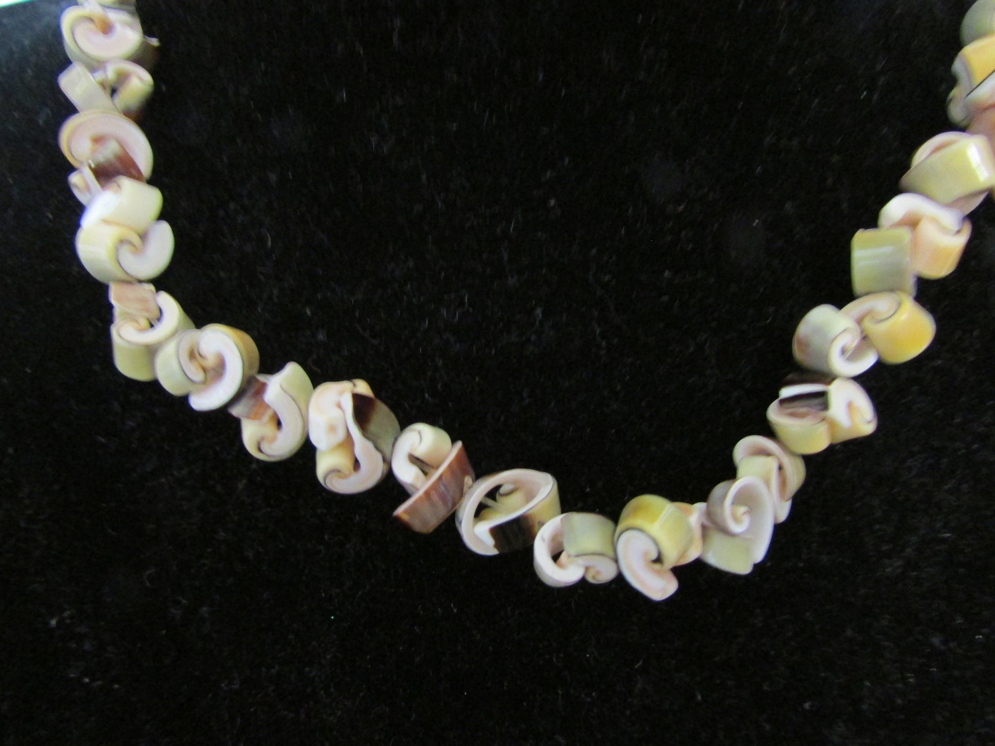1940s twisted sea shell necklace